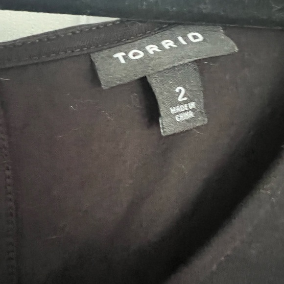 Torrid Black Butterfly Challis Romper Size 2 - Picture 6 of 7